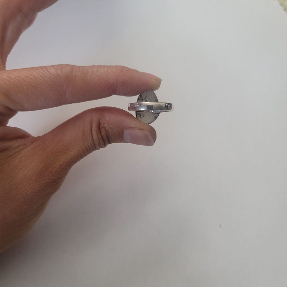 Vancrafted - Labradorite Solitaire Ring - Size 6 - Picture 4 of 5